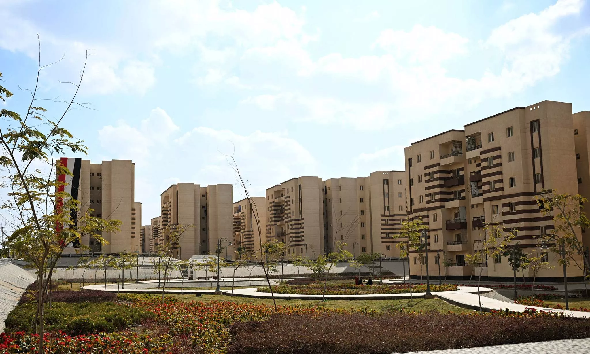 رئيس الوزراء يتفقد عدد من المشروعات السكنية بحدائق العاصمة