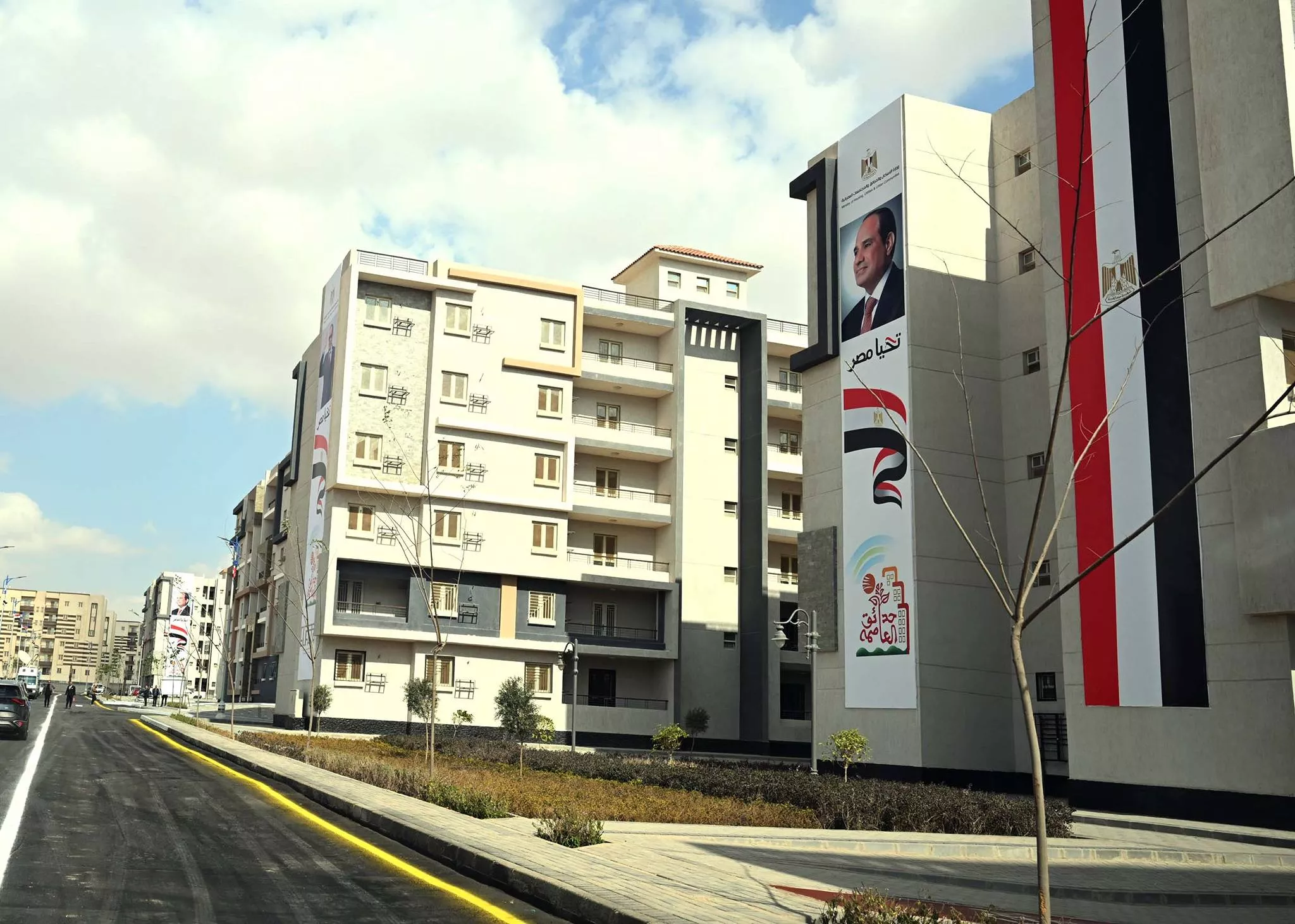 رئيس الوزراء يتفقد عدد من المشروعات السكنية بحدائق العاصمة