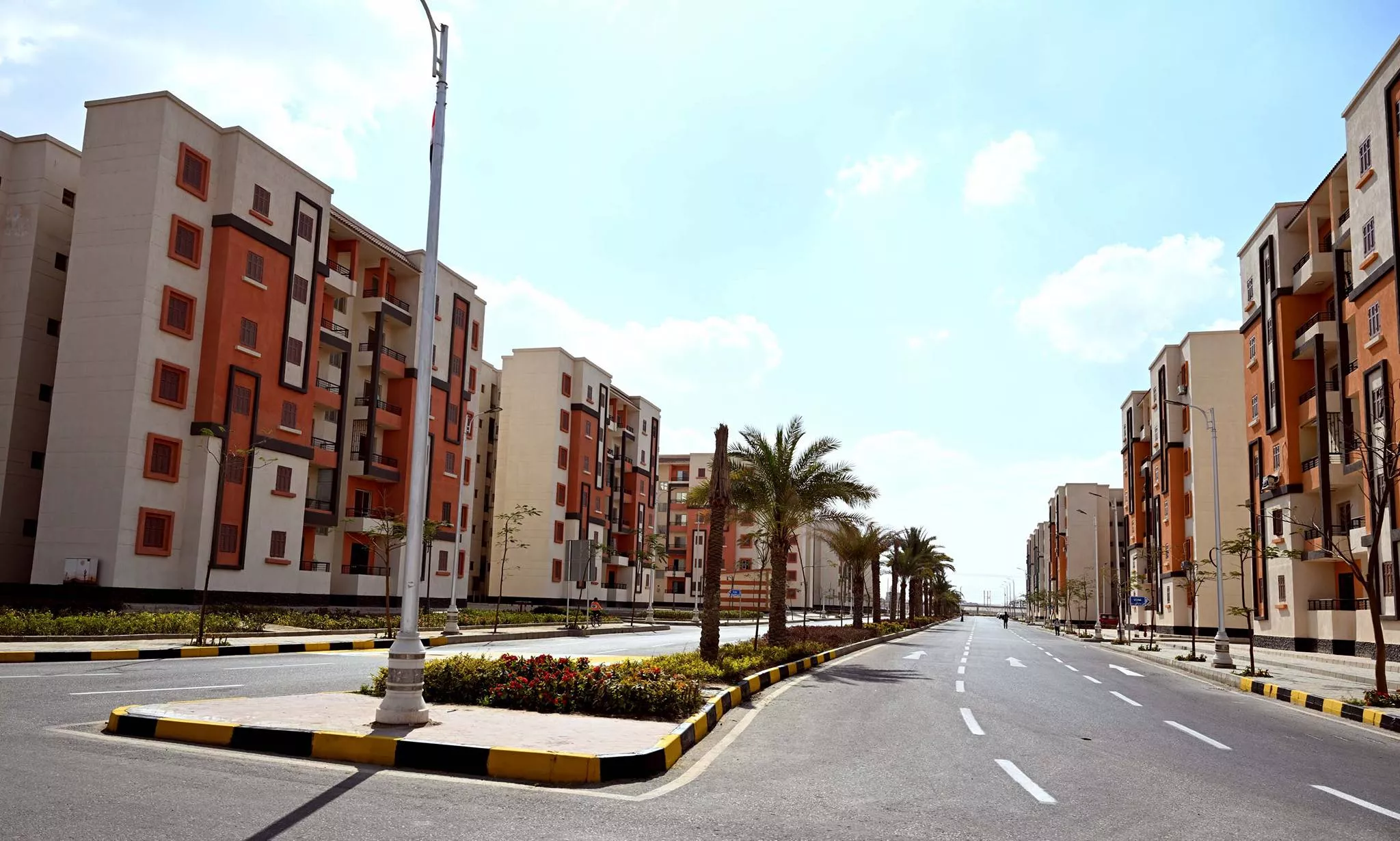 رئيس الوزراء يتفقد عدد من المشروعات السكنية بحدائق العاصمة