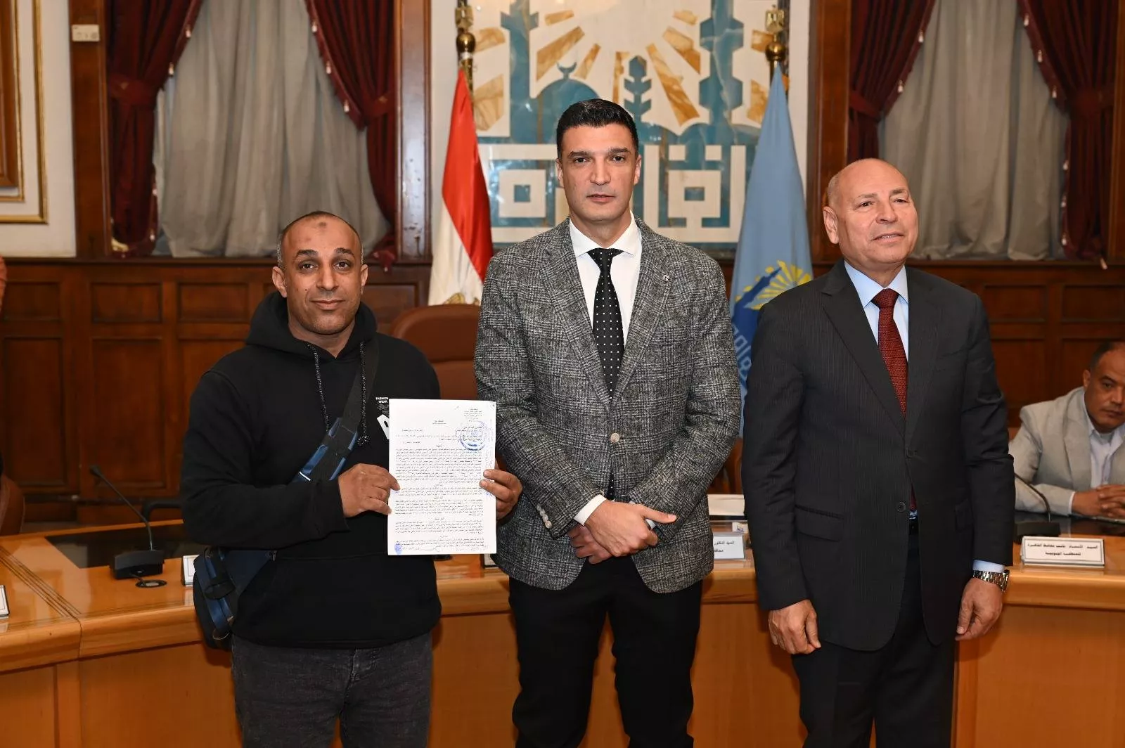 وزير الصناعة ومحافظ القاهرة يعقدان حواراً مفتوحاً مع مستثمري منطقة شق الثعبان الصناعية