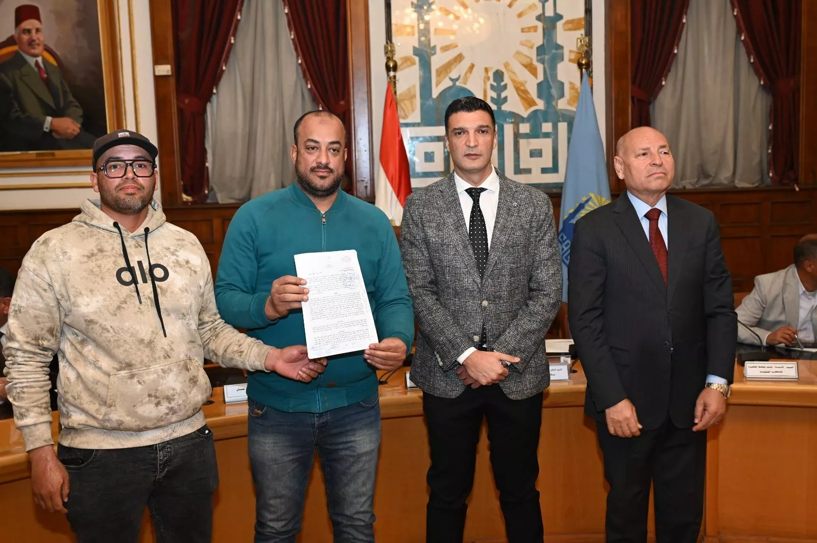 وزير الصناعة ومحافظ القاهرة يعقدان حواراً مفتوحاً مع مستثمري منطقة شق الثعبان الصناعية