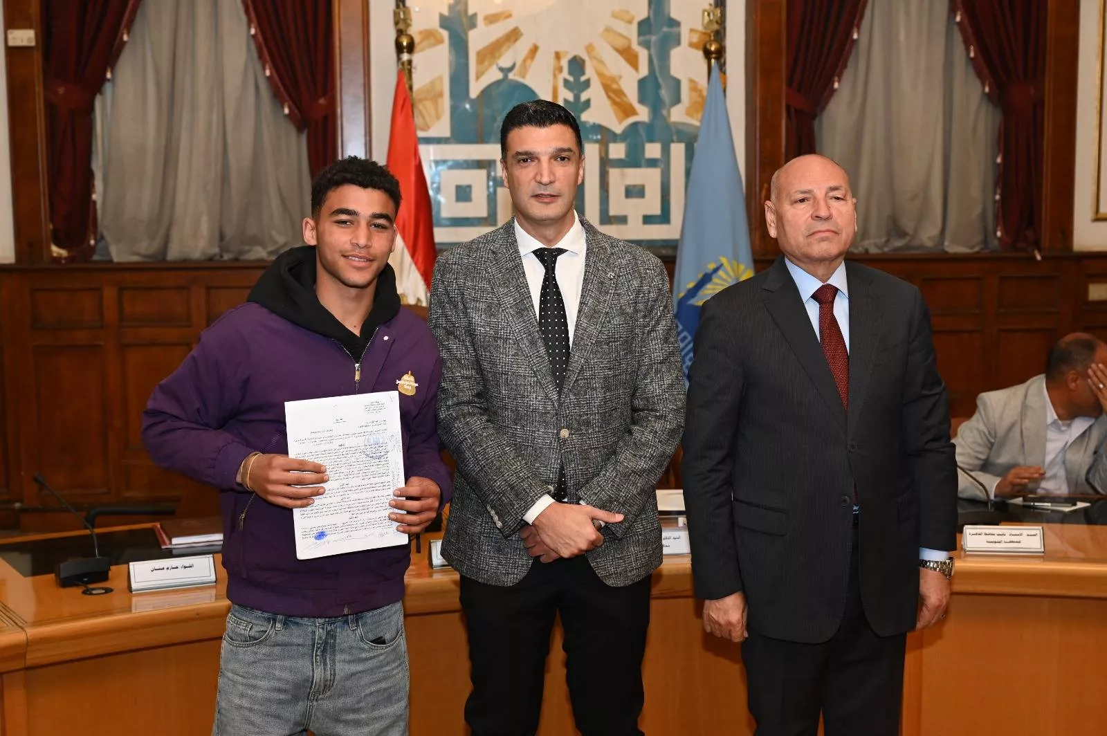 وزير الصناعة ومحافظ القاهرة يعقدان حواراً مفتوحاً مع مستثمري منطقة شق الثعبان الصناعية
