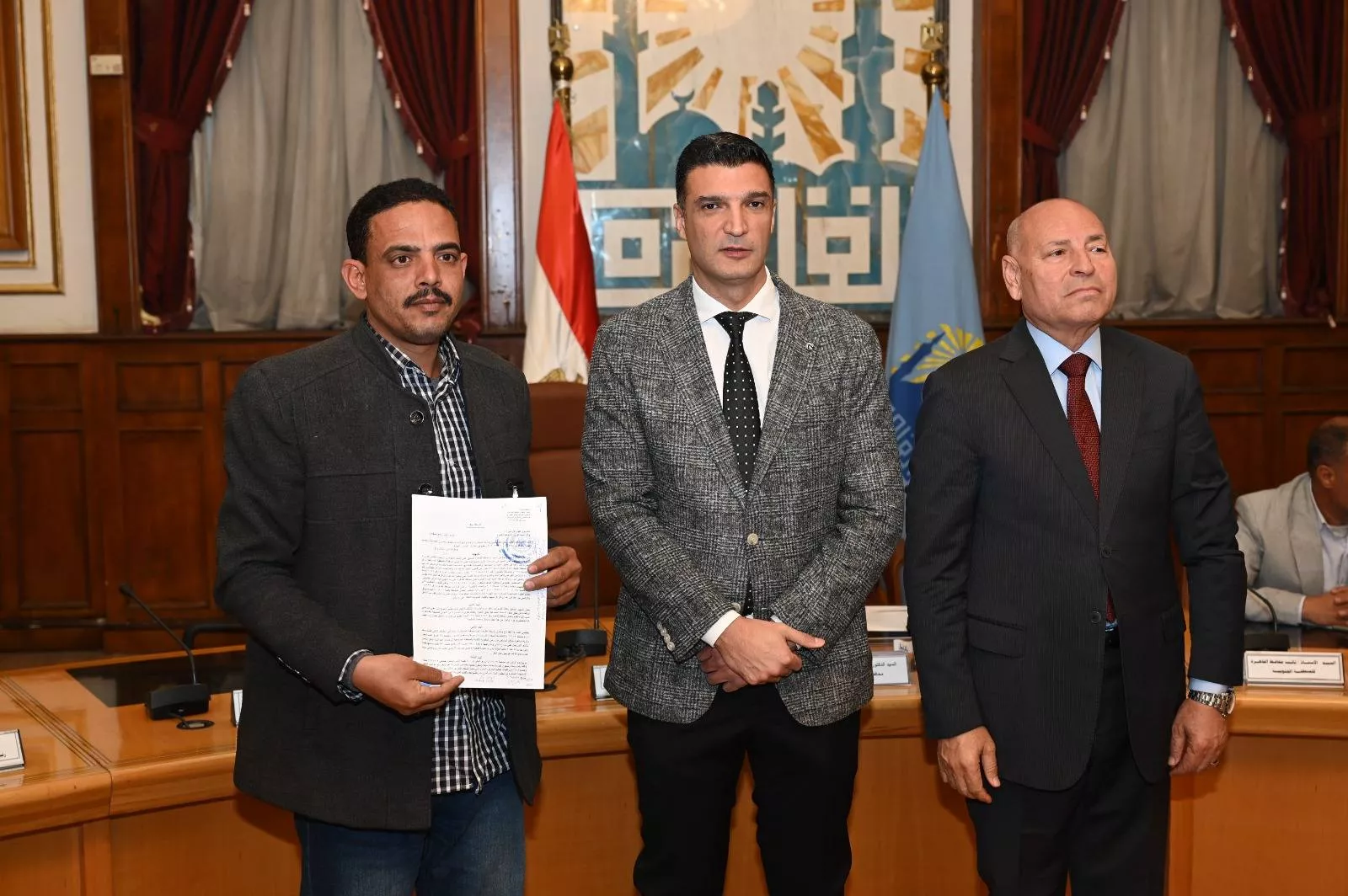 وزير الصناعة ومحافظ القاهرة يعقدان حواراً مفتوحاً مع مستثمري منطقة شق الثعبان الصناعية
