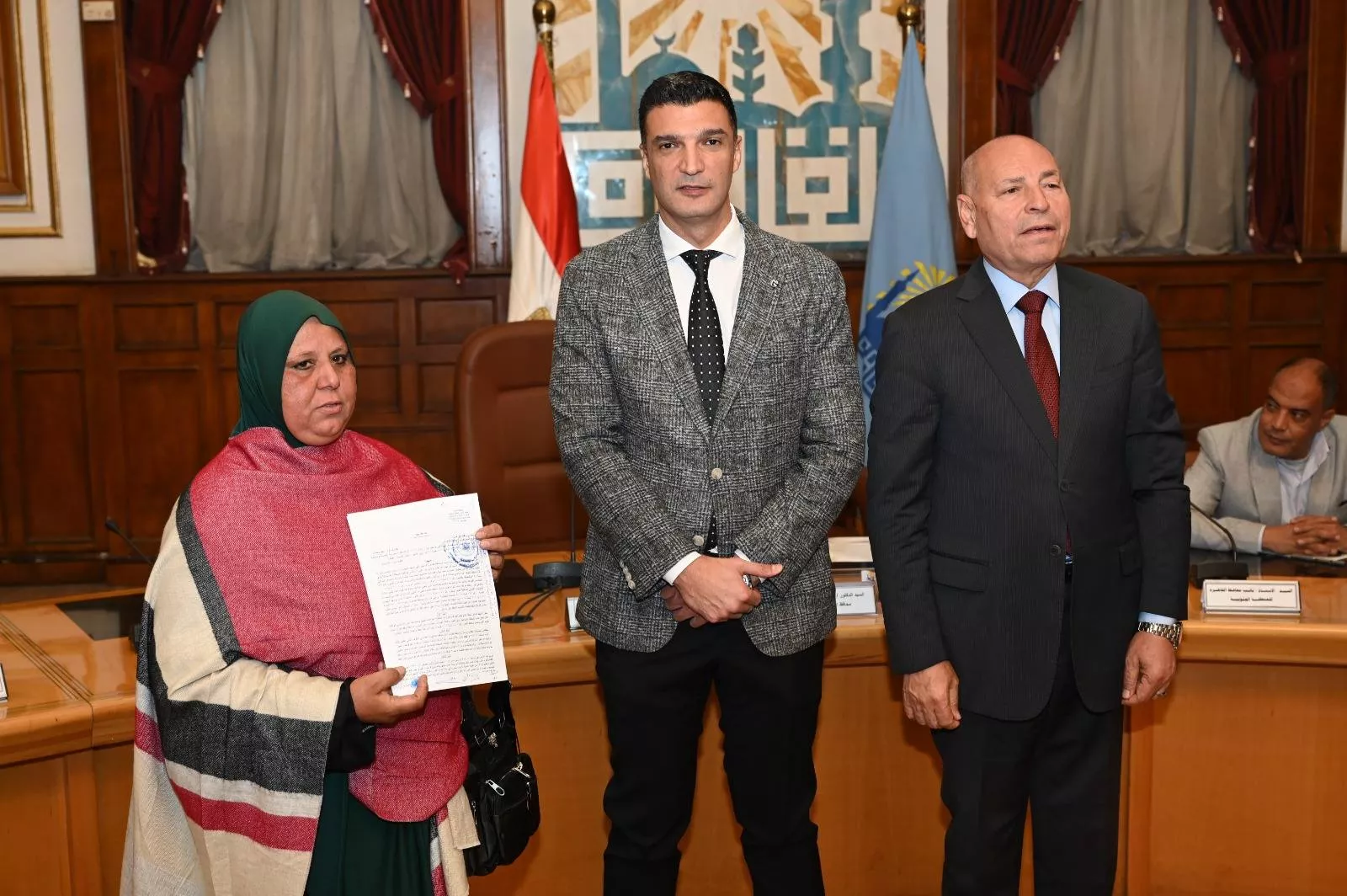 وزير الصناعة ومحافظ القاهرة يعقدان حواراً مفتوحاً مع مستثمري منطقة شق الثعبان الصناعية