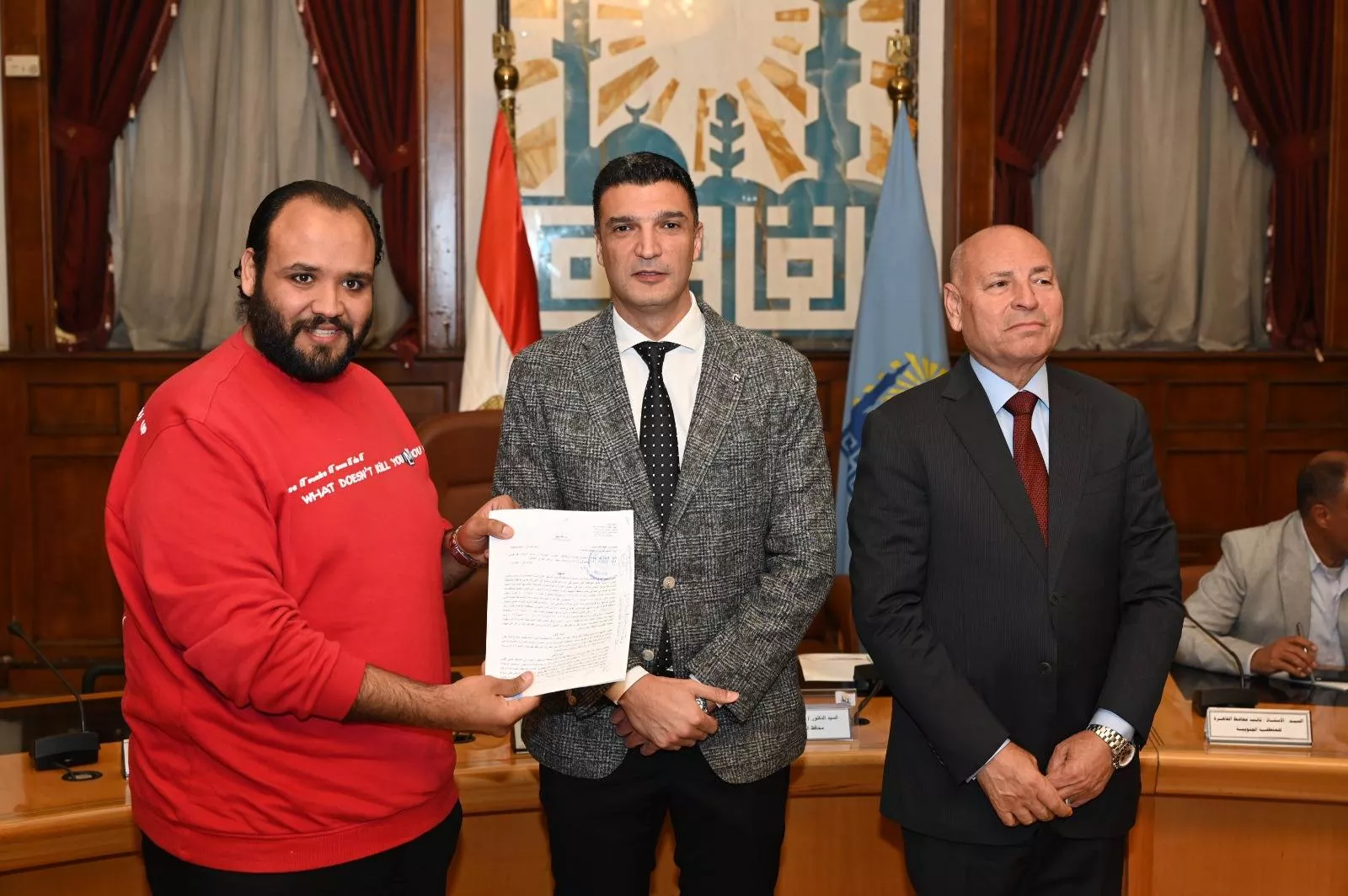 وزير الصناعة ومحافظ القاهرة يعقدان حواراً مفتوحاً مع مستثمري منطقة شق الثعبان الصناعية