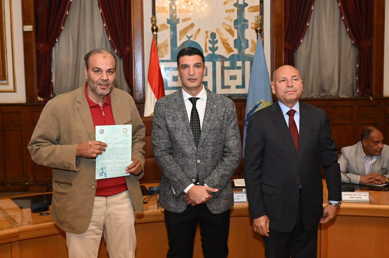 وزير الصناعة ومحافظ القاهرة يعقدان حواراً مفتوحاً مع مستثمري منطقة شق الثعبان الصناعية