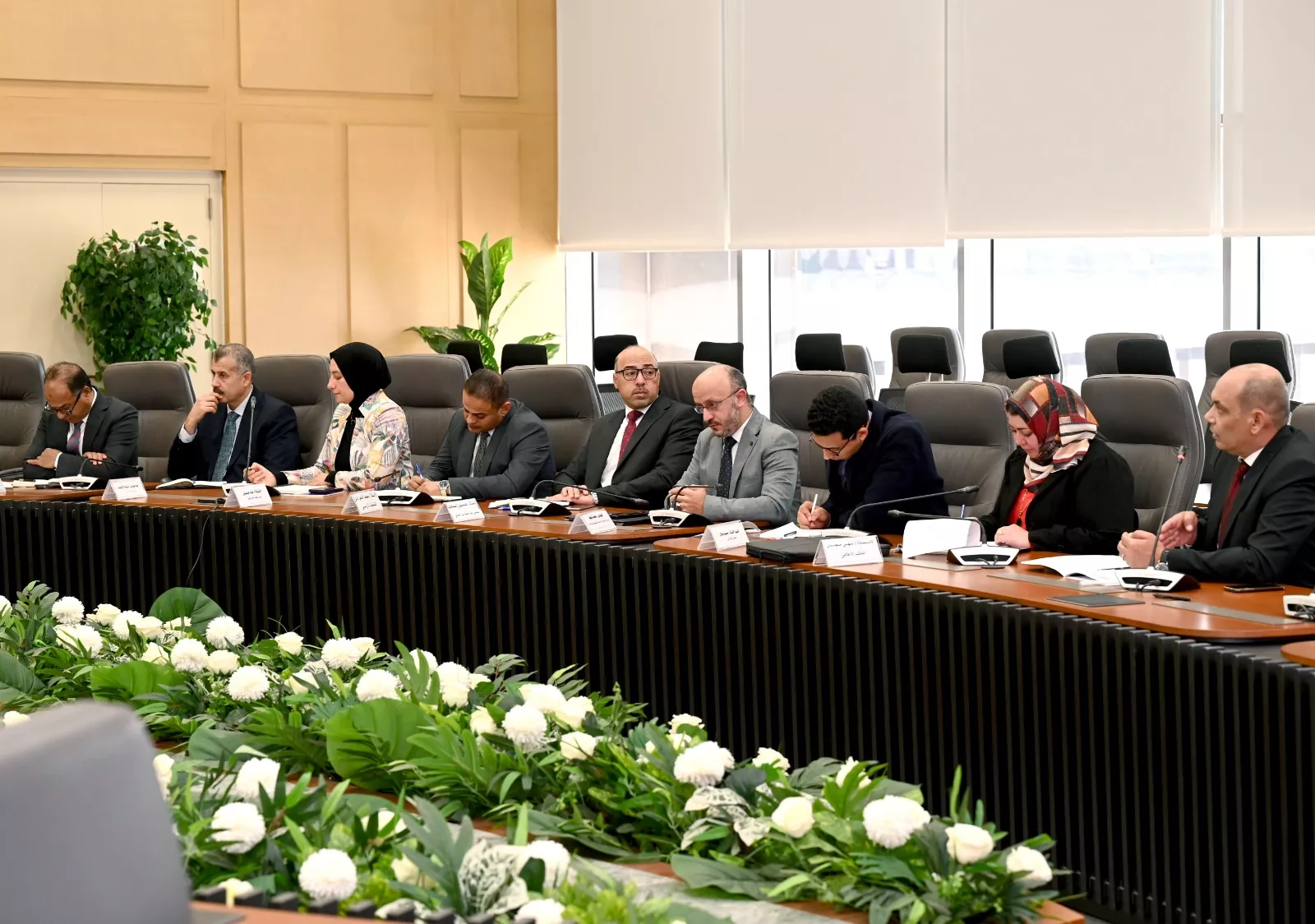 وزير الصناعة يجتمع بمصنعي السيراميك والبورسلين