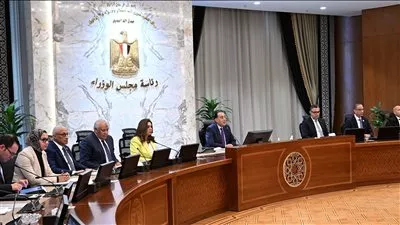 رئيس الوزراء يوجه المحافظين بتكثيف جهود المُتابعة الميدانية للأسواق والمنافذ التجارية