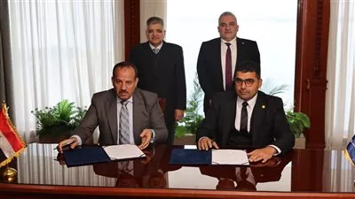 توقيع برتوكول تعاون بين «قناة السويس» وجهاز حماية وتنمية البحيرات والثروة السمكية
