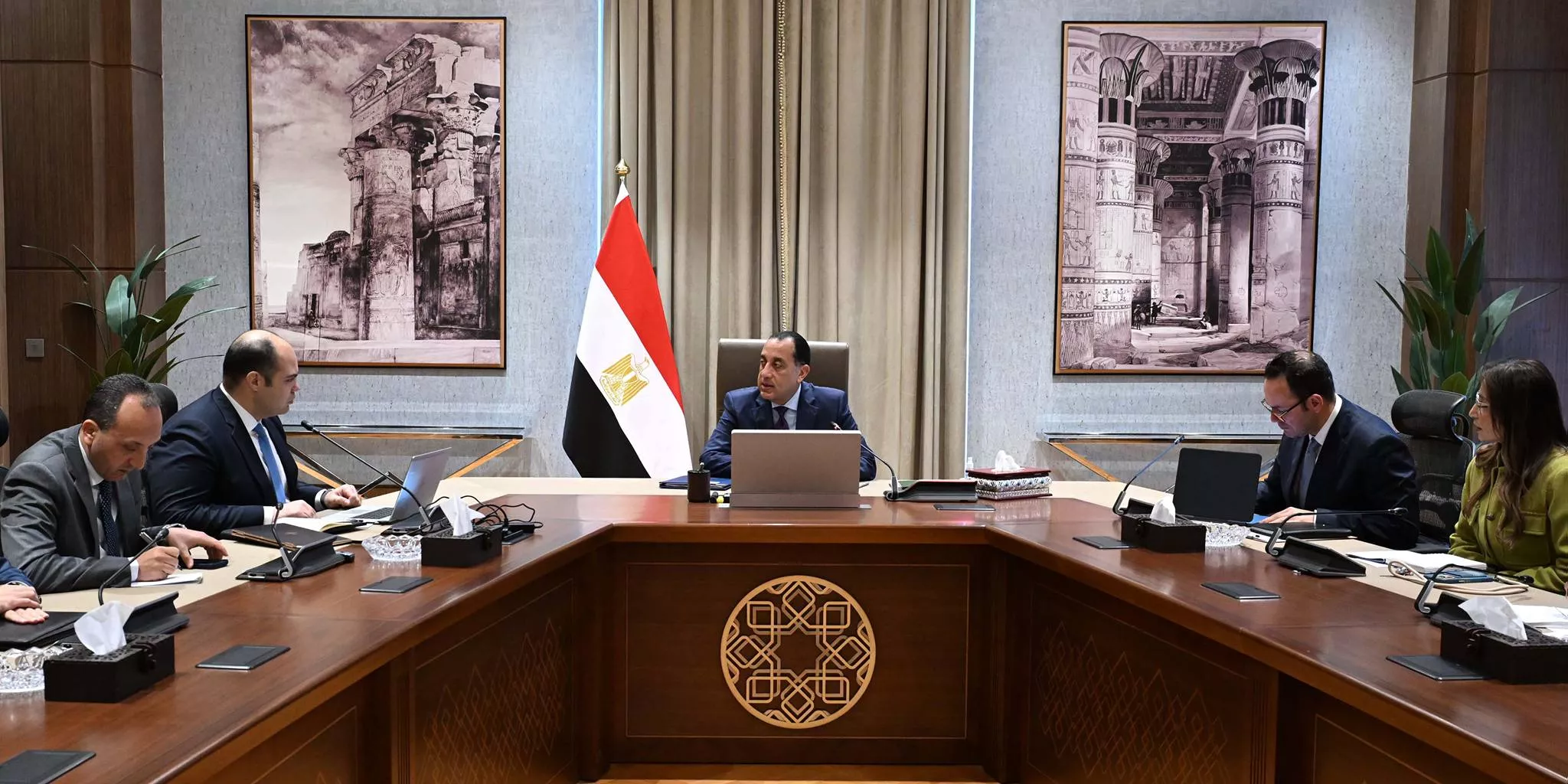 رئيس الوزراء مع رئيس جهاز حماية المنافسة
