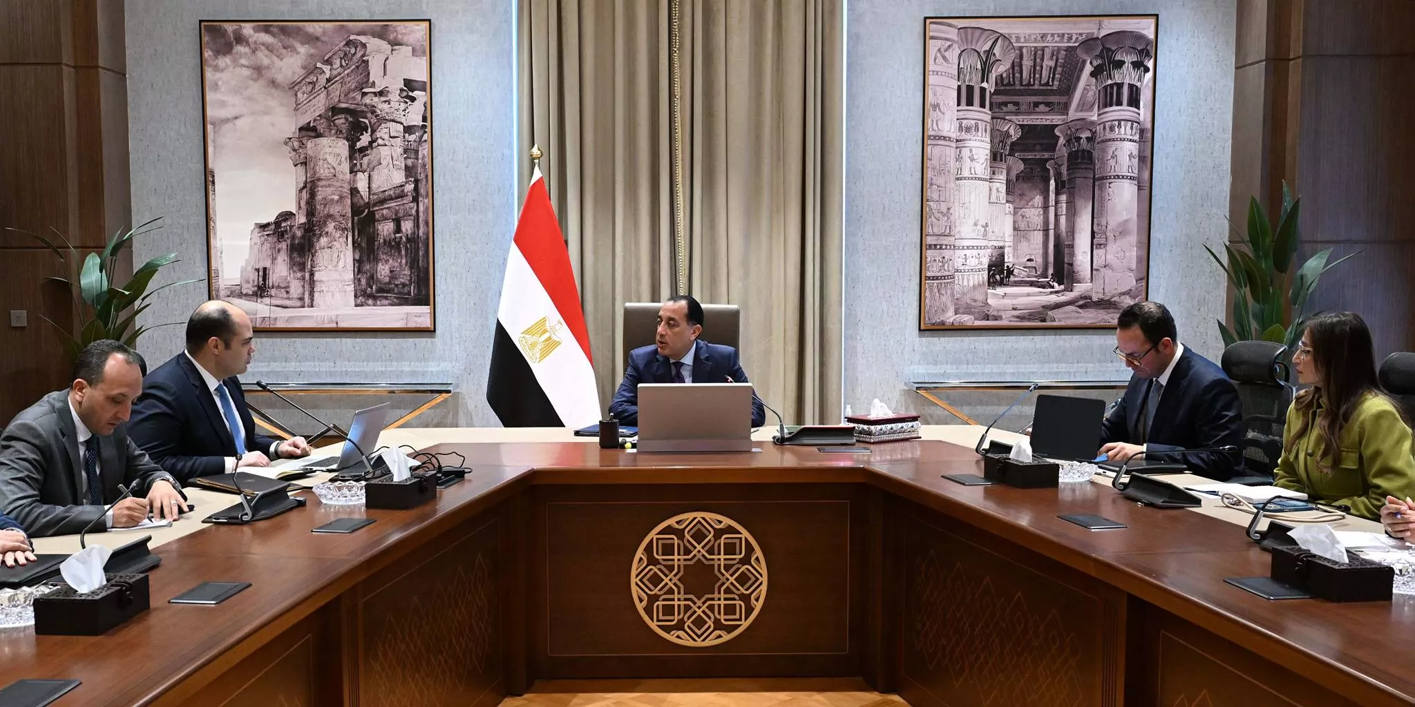 رئيس الوزراء مع رئيس جهاز حماية المنافسة