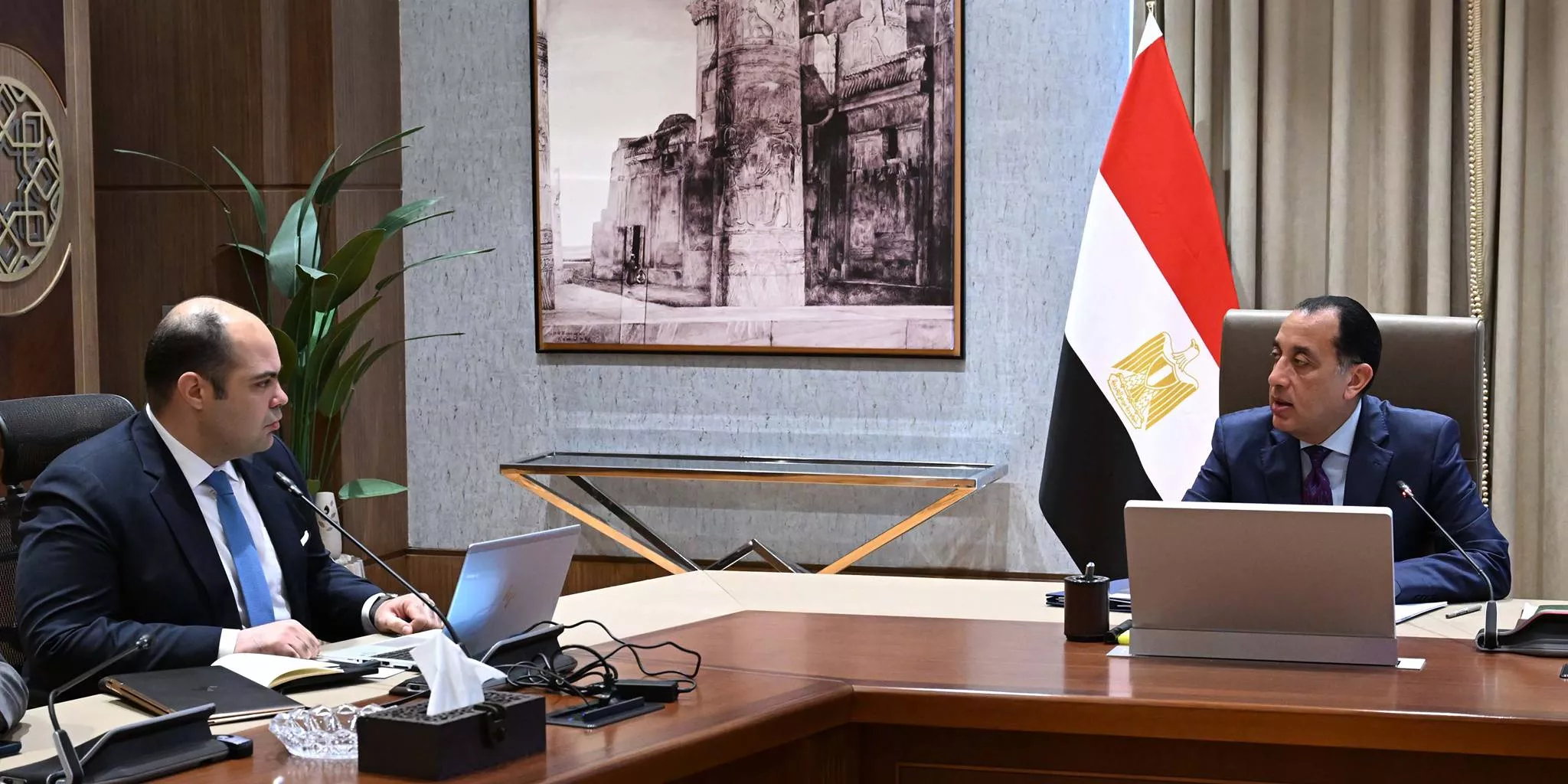 رئيس الوزراء مع رئيس جهاز حماية المنافسة