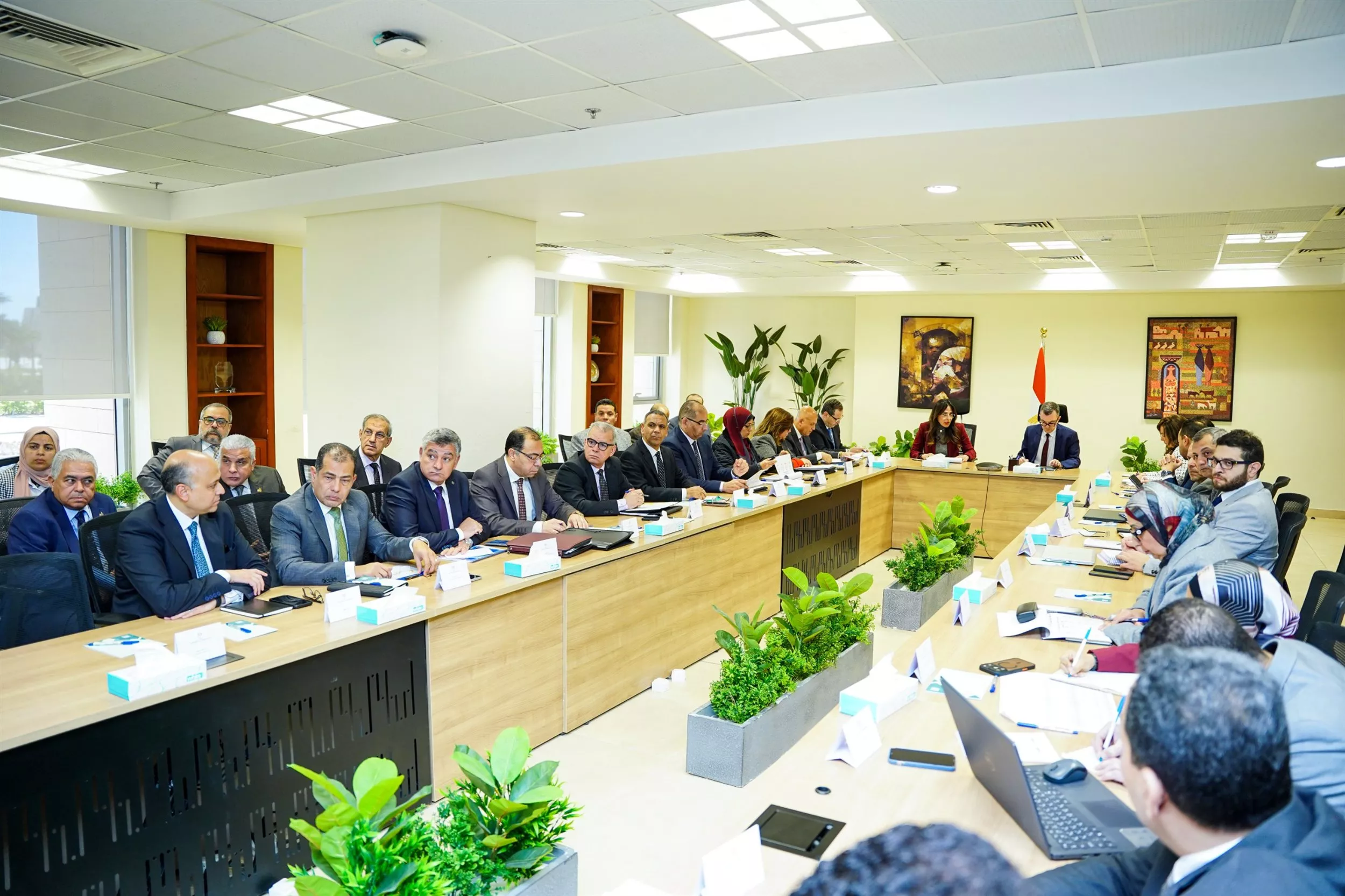 وزيرا التخطيط والإسكان يناقشان الخطة الاستثمارية حتى 2030 