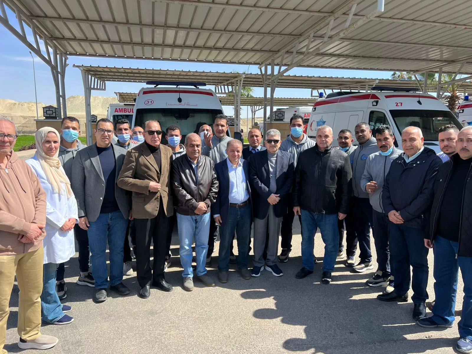 الفريق أسامة ربيع يتابع انتظام حركة الملاحة بالقناة