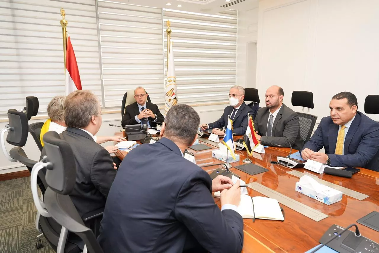 وزير الاستثمار والتجارة الخارجية يلتقي سفيرة فنلندا