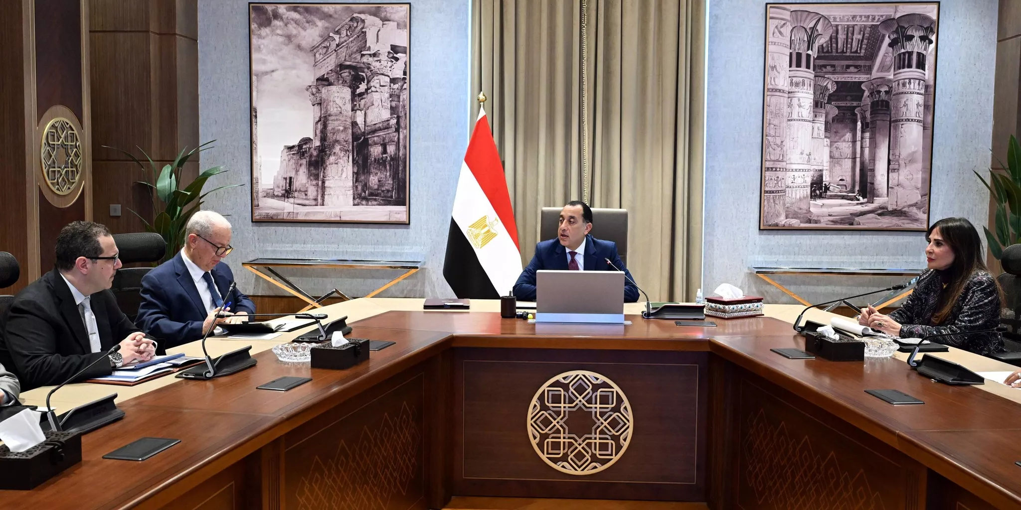 مدبولي يتابع الموقف المالي لمشروعات المجتمعات العمرانية الجديدة
