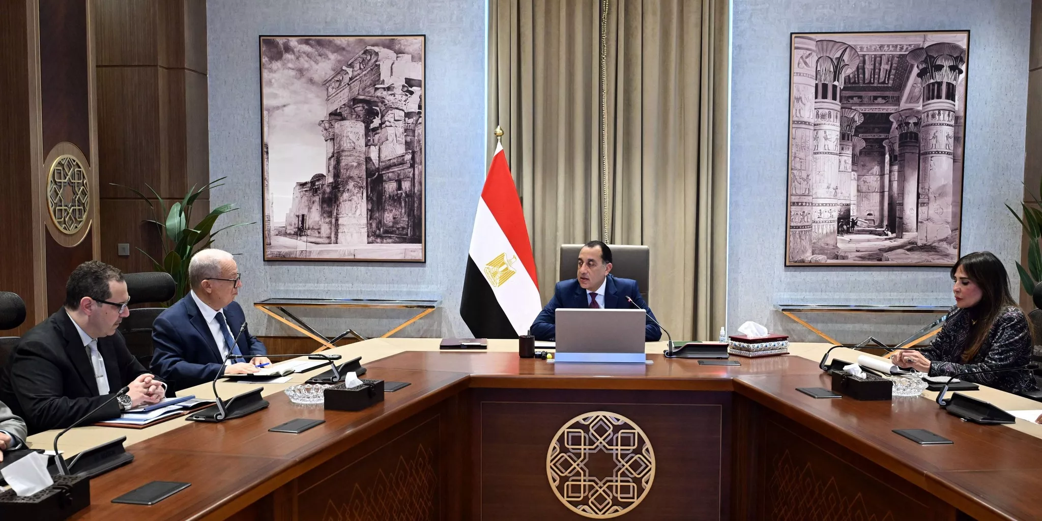 مدبولي يتابع الموقف المالي لمشروعات المجتمعات العمرانية الجديدة