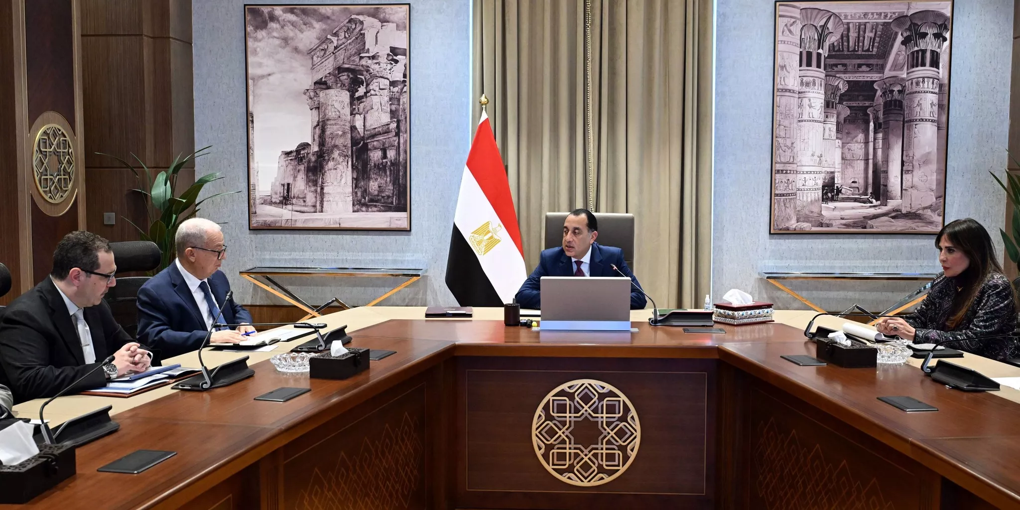 مدبولي يتابع الموقف المالي لمشروعات المجتمعات العمرانية الجديدة