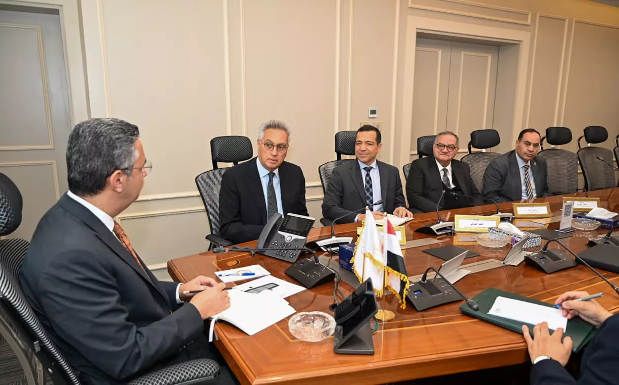 وزير التموين يعقد اجتماع مع شركة فييرم مصر