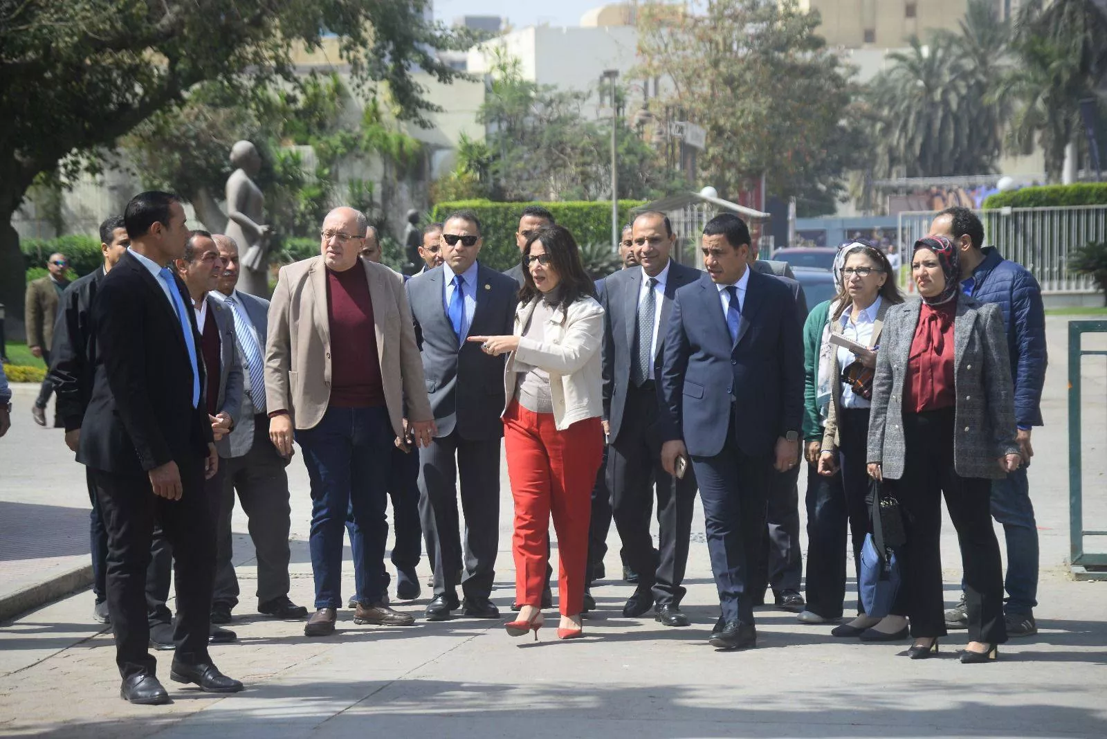 وزيرة الثقافة تتفقد دار الأوبرا المصرية