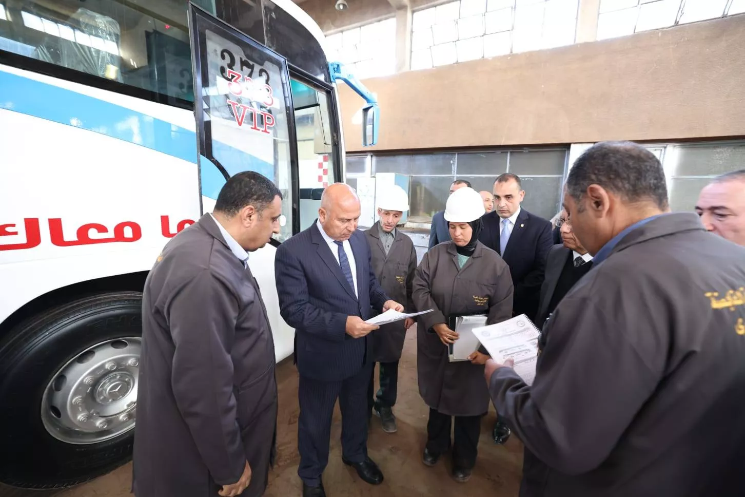 وزير النقل يتفقد المركز الفني للصيانة والإصلاح
