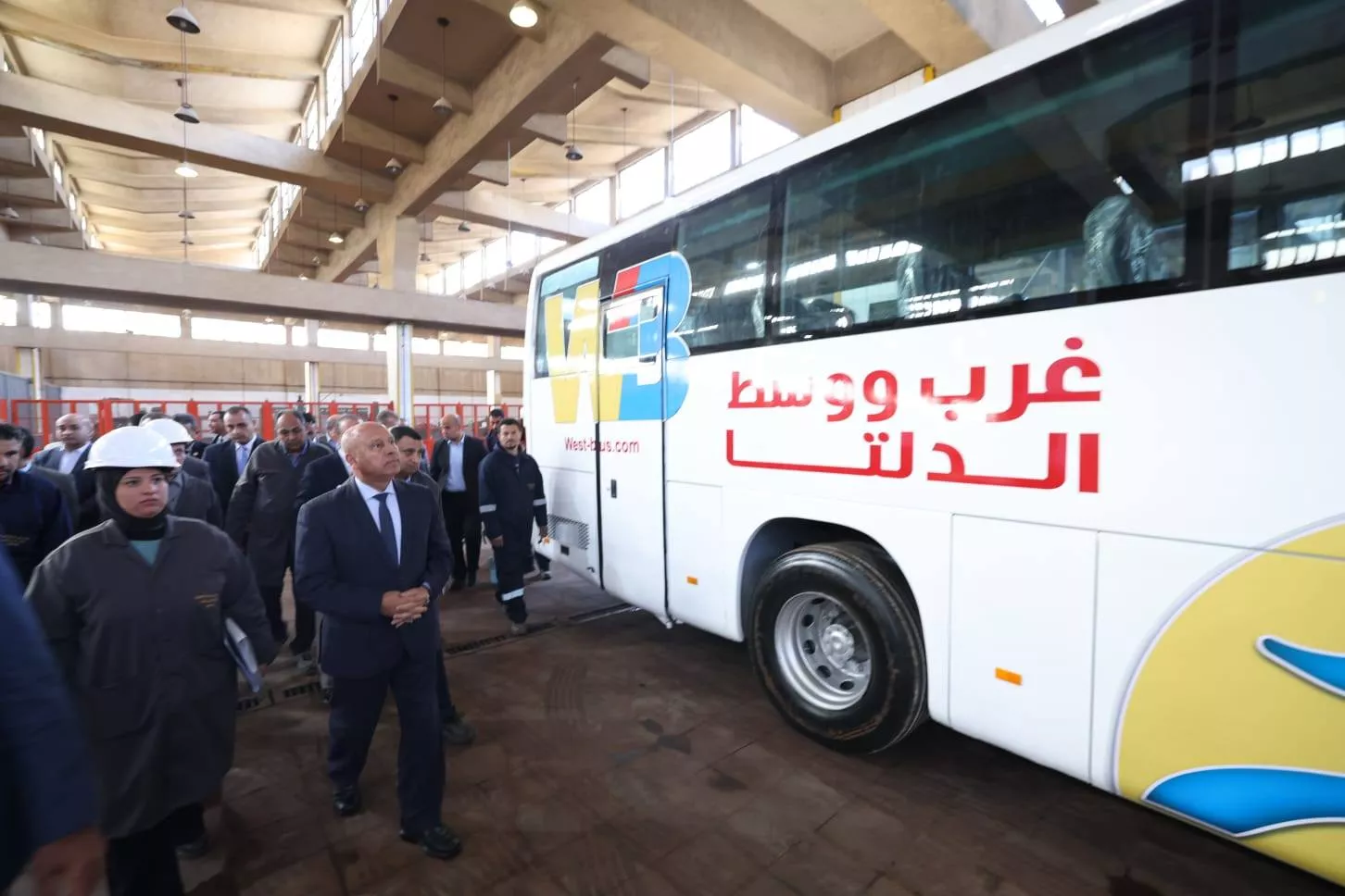 وزير النقل يتفقد المركز الفني للصيانة والإصلاح