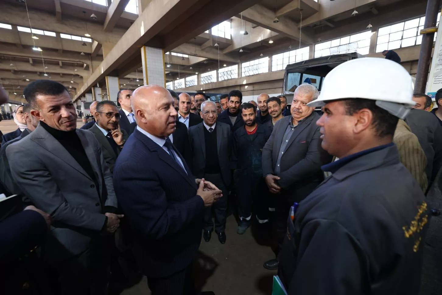وزير النقل يتفقد المركز الفني للصيانة والإصلاح