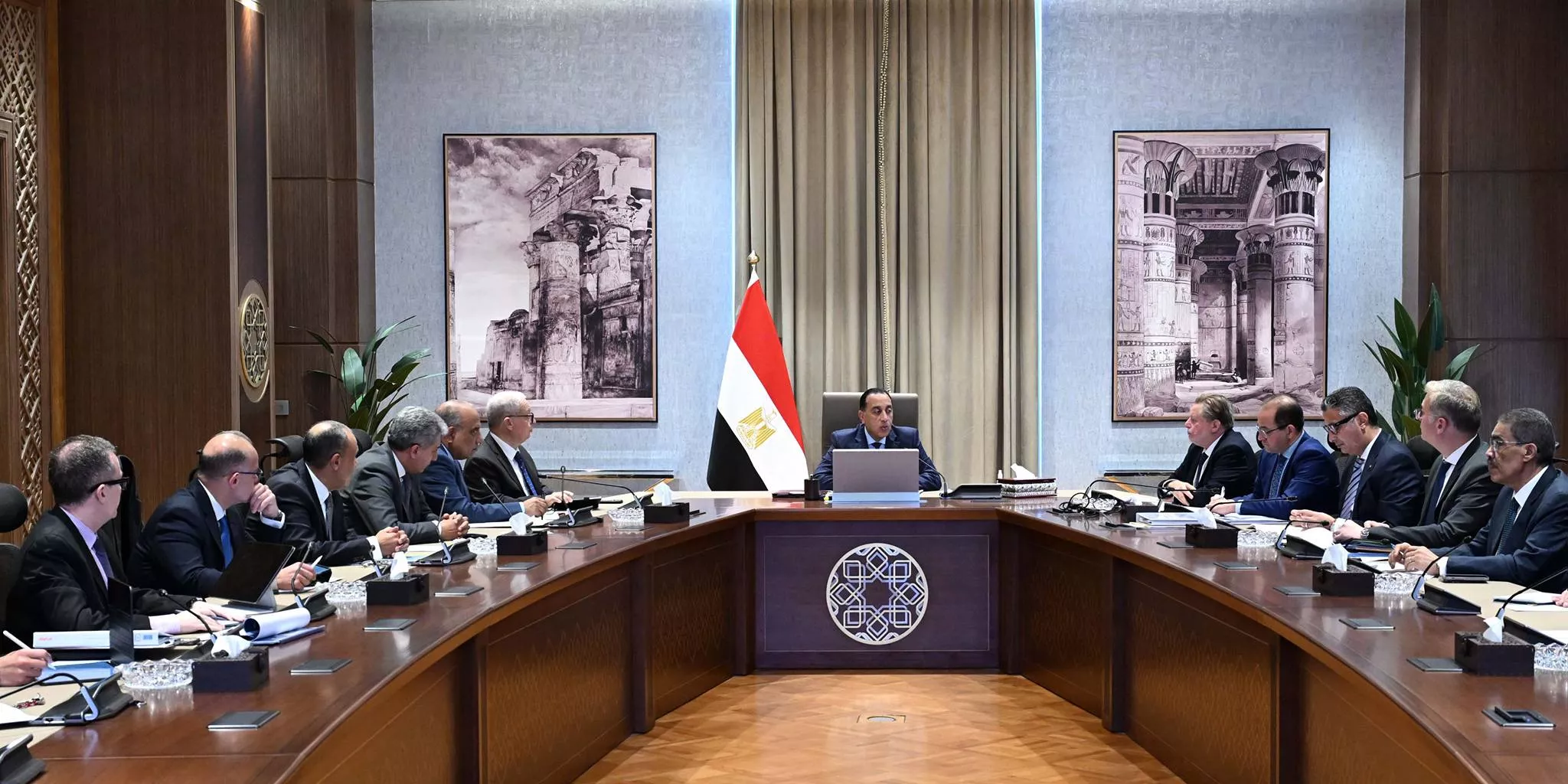 رئيس الوزراء يتابع تداعيات التصعيد العسكري بالمنطقة