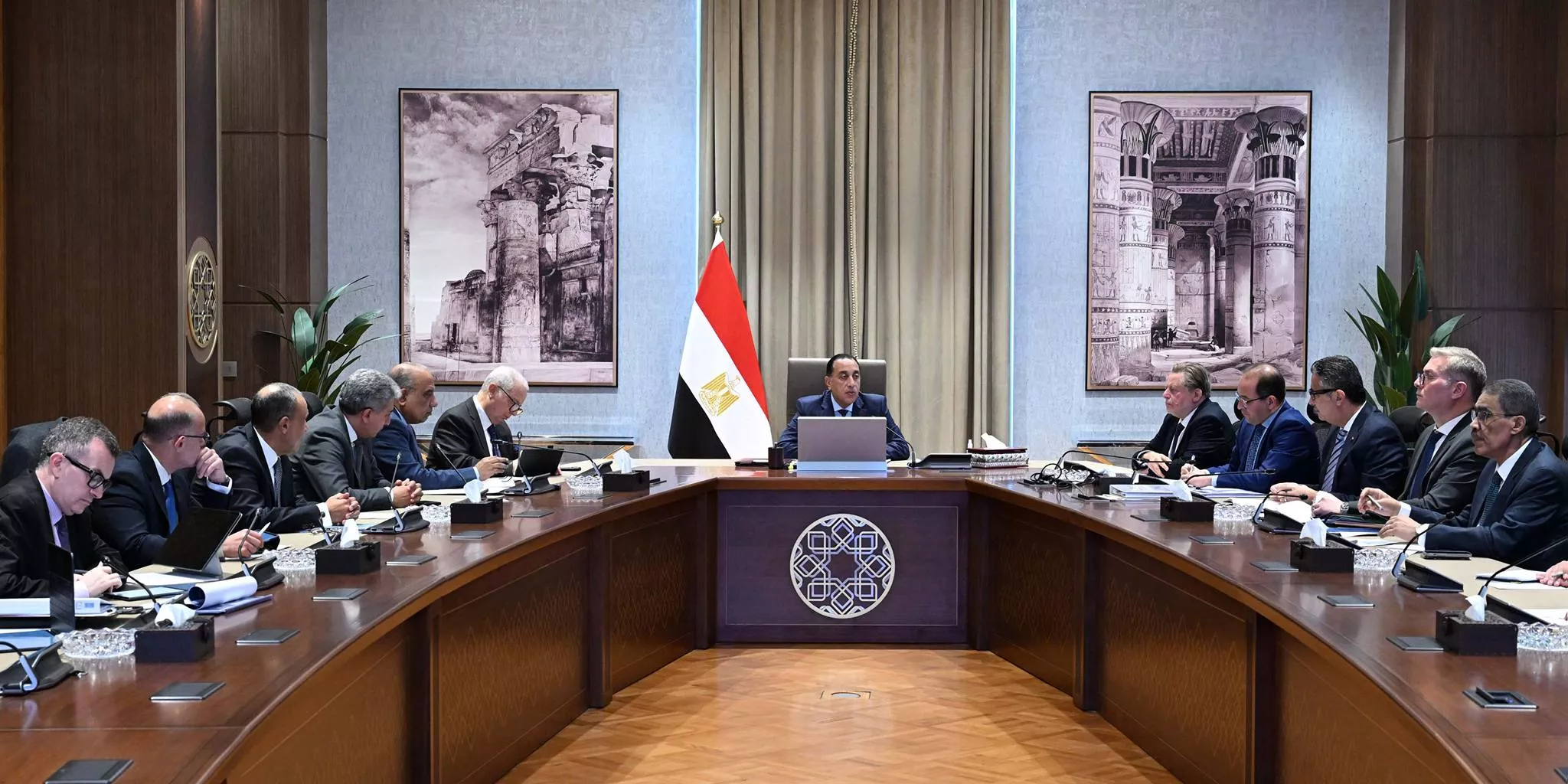 رئيس الوزراء يتابع تداعيات التصعيد العسكري بالمنطقة