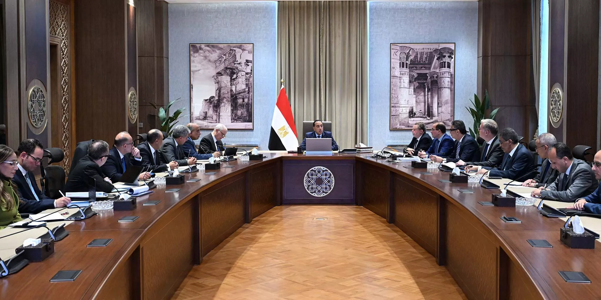 رئيس الوزراء يتابع تداعيات التصعيد العسكري بالمنطقة