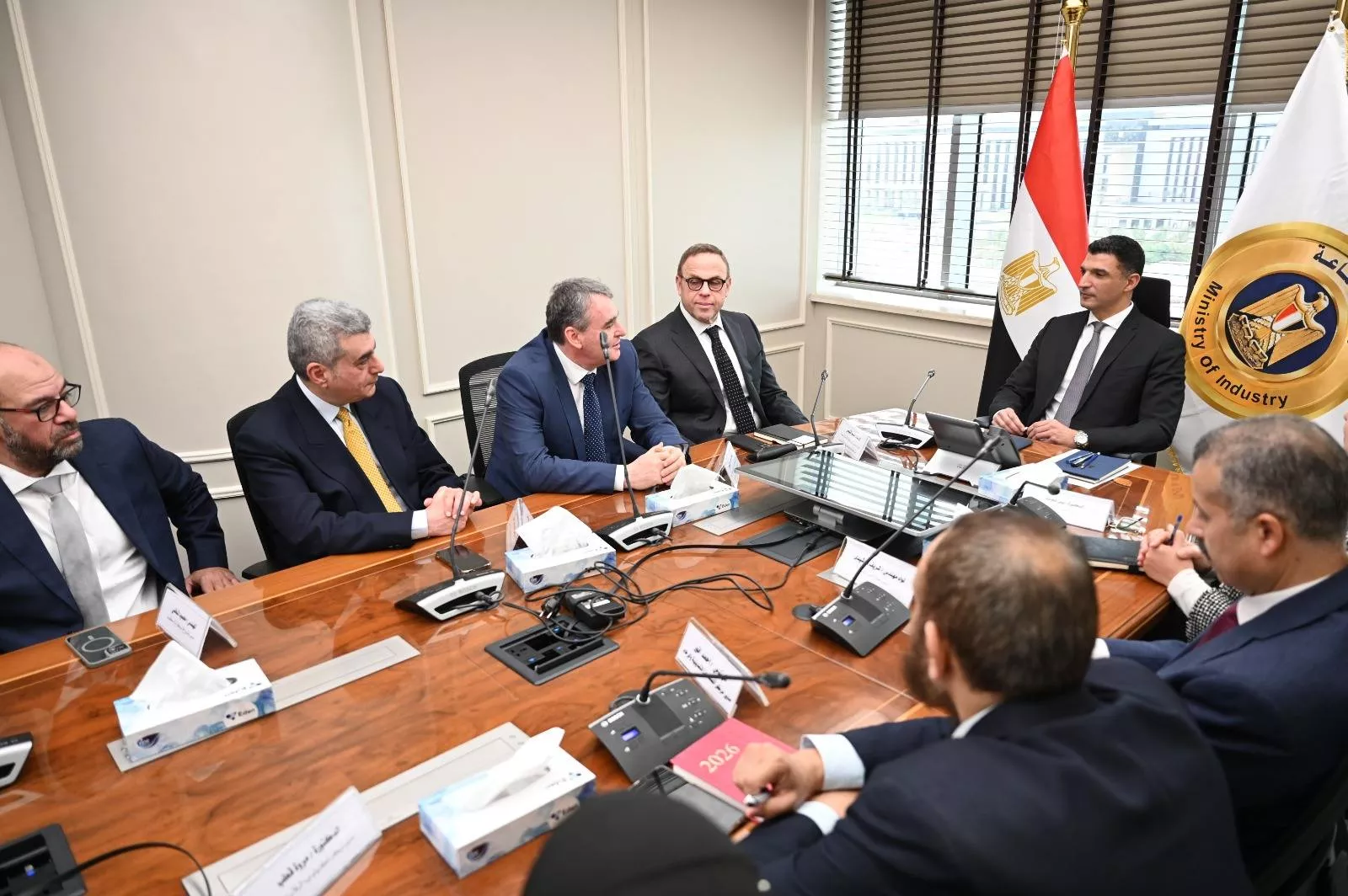 وزير الصناعة يجتمع مع وفد شركة دراسكيم للكيماويات