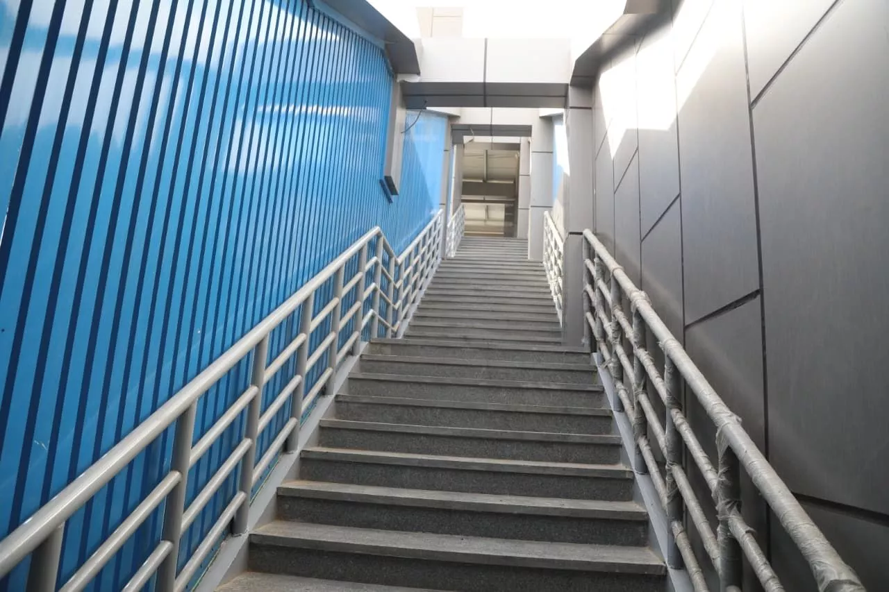 الوزير يتفقد التشطيبات النهائية للمرحلة الثانية من مشروع BRT