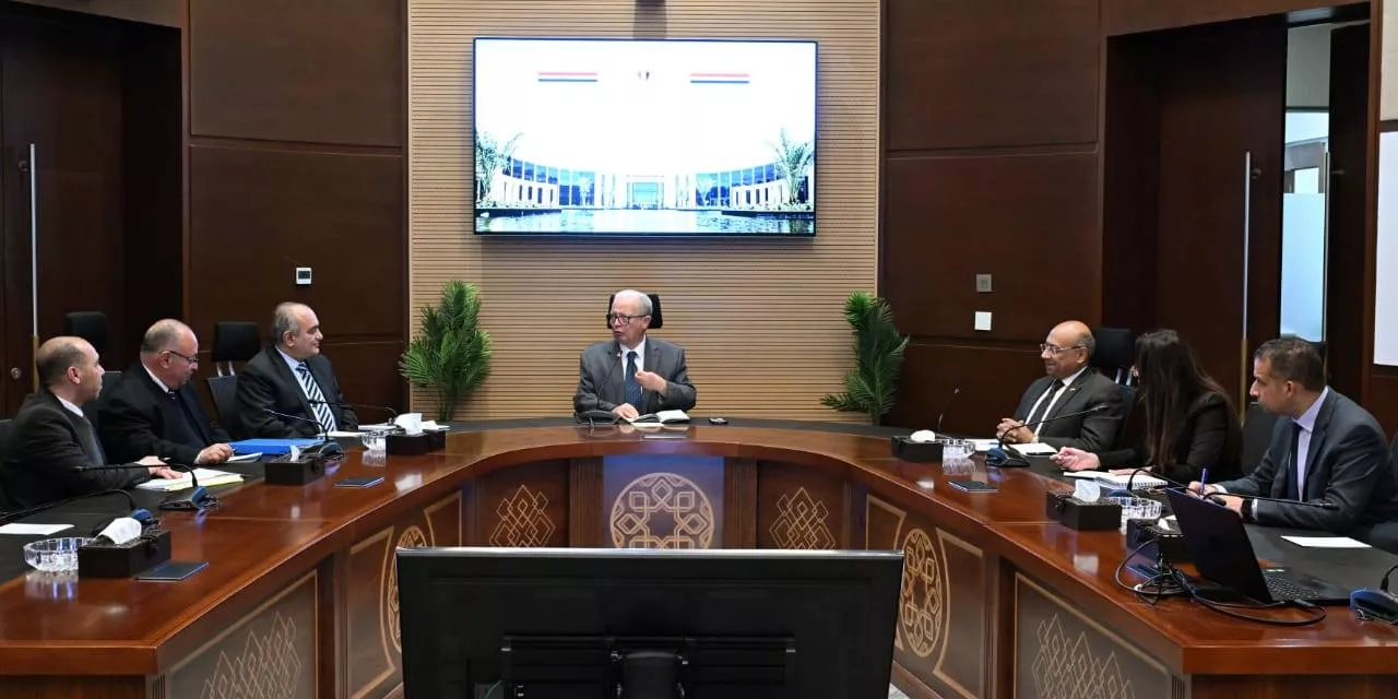 نائب رئيس الوزراء يتابع إجراءات بدء تطبيق موازنة البرامج