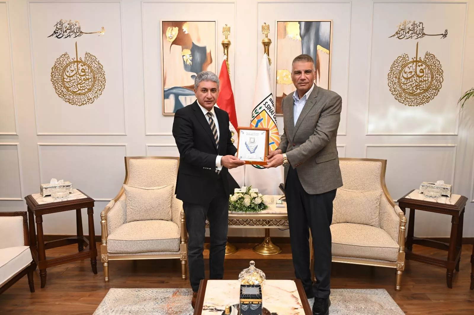 وزير السياحة والآثار يلتقي بمحافظ جنوب سيناء
