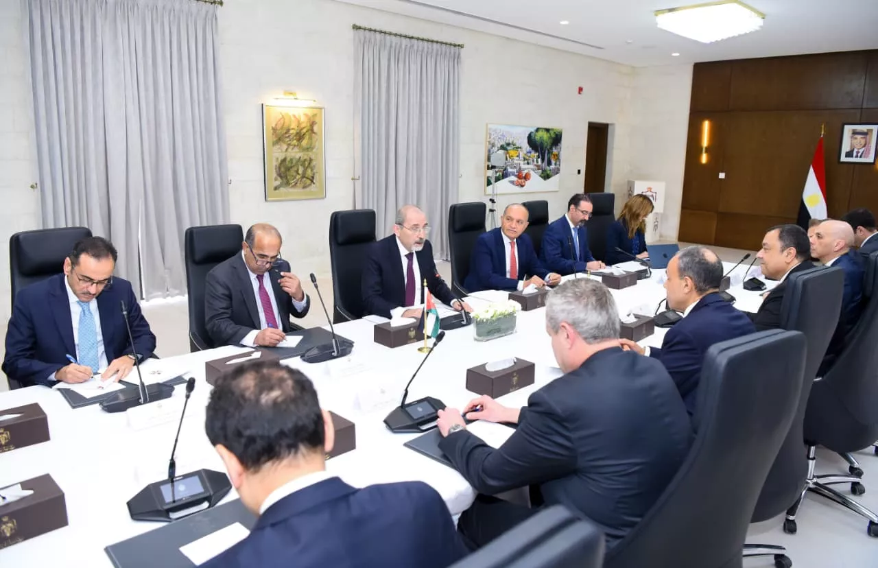 وزير الخارجية يعقد مباحثات مع نظيره الأردني