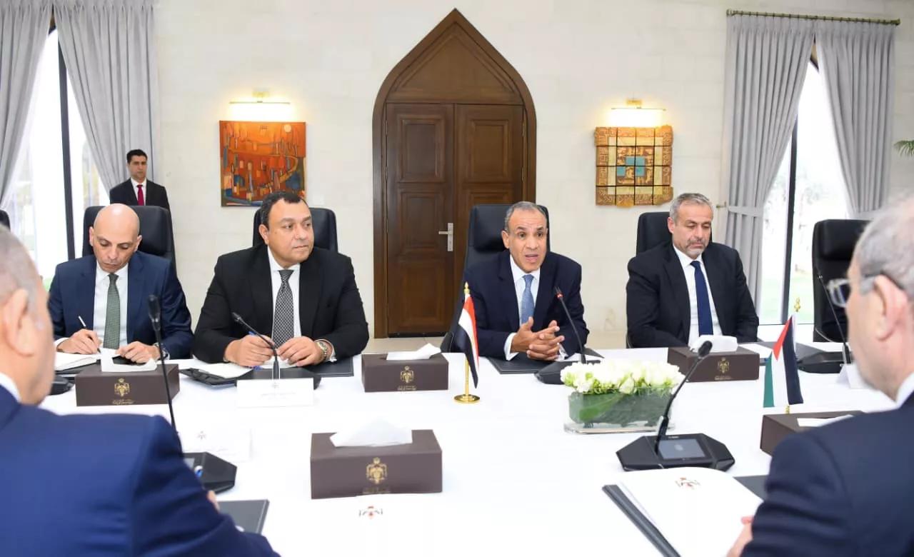 وزير الخارجية يعقد مباحثات مع نظيره الأردني
