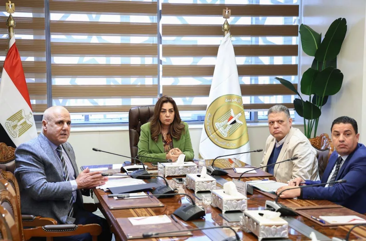 منال عوض تتابع تنفيذ منظومة التصالح على مخالفات البناء
