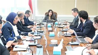 وزيرة «الإسكان» تبحث تعزيز التعاون المشترك مع «الأوروبي لإعادة الإعمار»