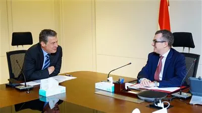 وزير «التخطيط» يبحث مع «الأوروبي لإعادة الإعمار» دعم استقرار الاقتصاد المصري