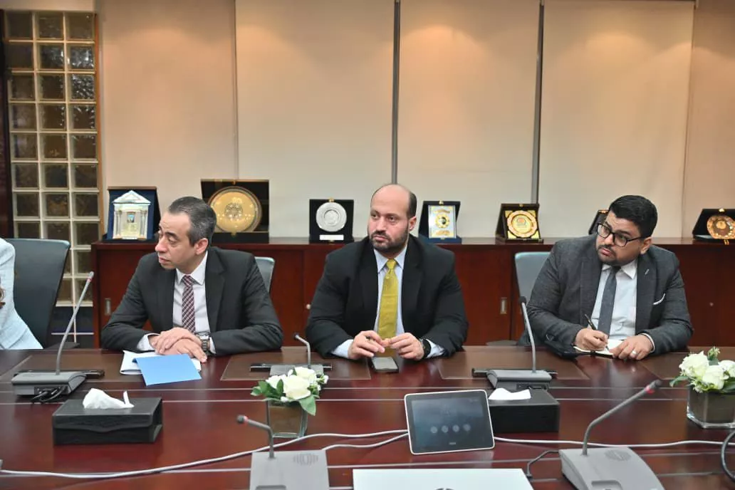 وزير الاستثمار يلتقي ممثلي تحالف رينيرجي جروب