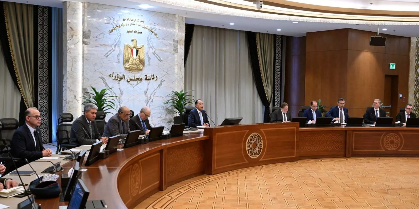 رئيس الوزراء يترأس اجتماع اللجنة المركزية لإدارة الأزمات