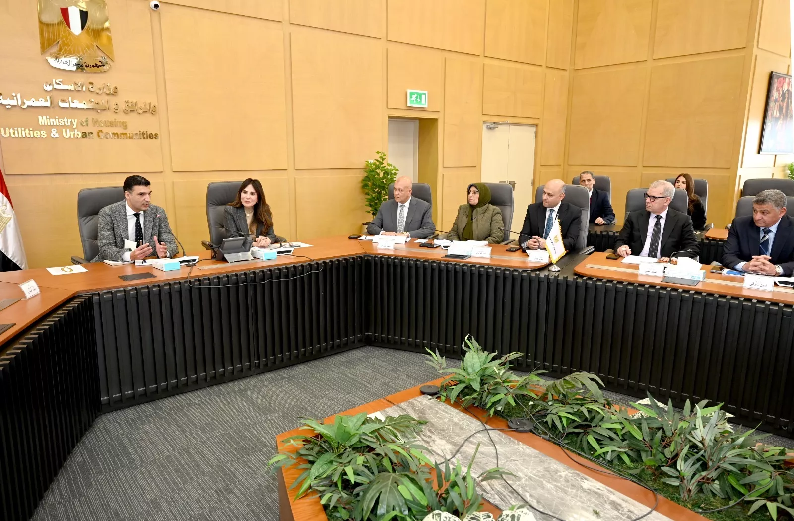 وزيرا الإسكان والصناعة يبحثان سبل التعاون لتطوير المناطق الصناعية