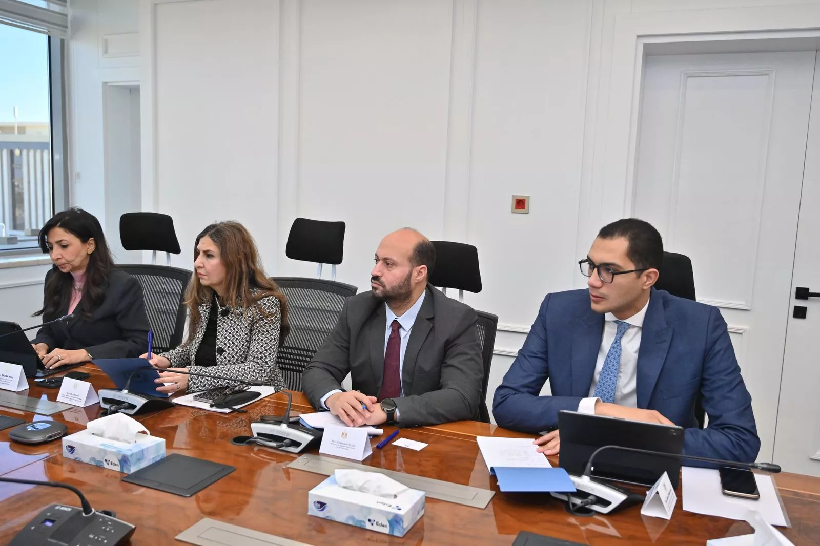 وزير الاستثمار يلتقي بوفد البنك الأوروبي