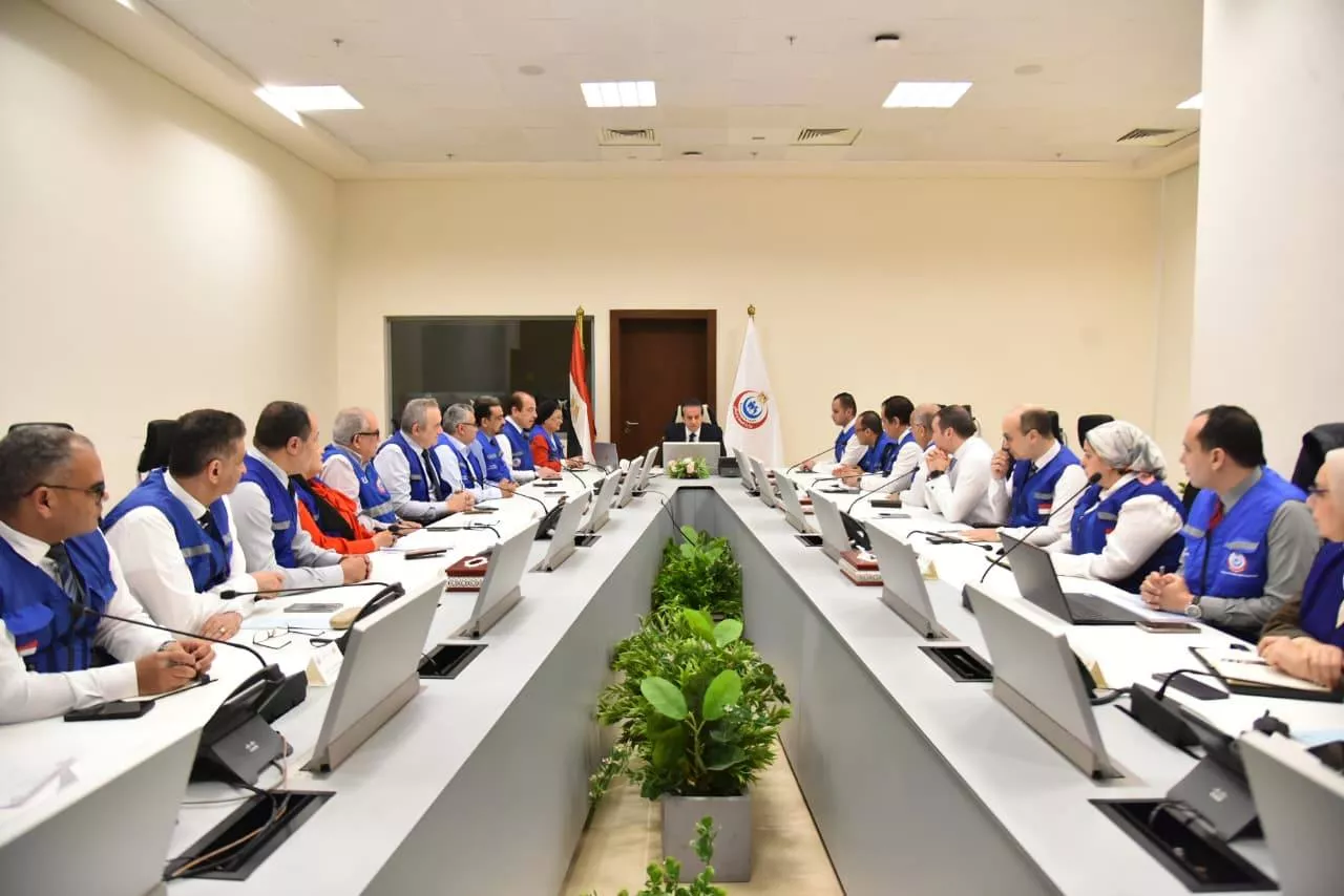 وزير الصحة يتابع تنفيذ خطة التأمين الطبي لعيد الفطر