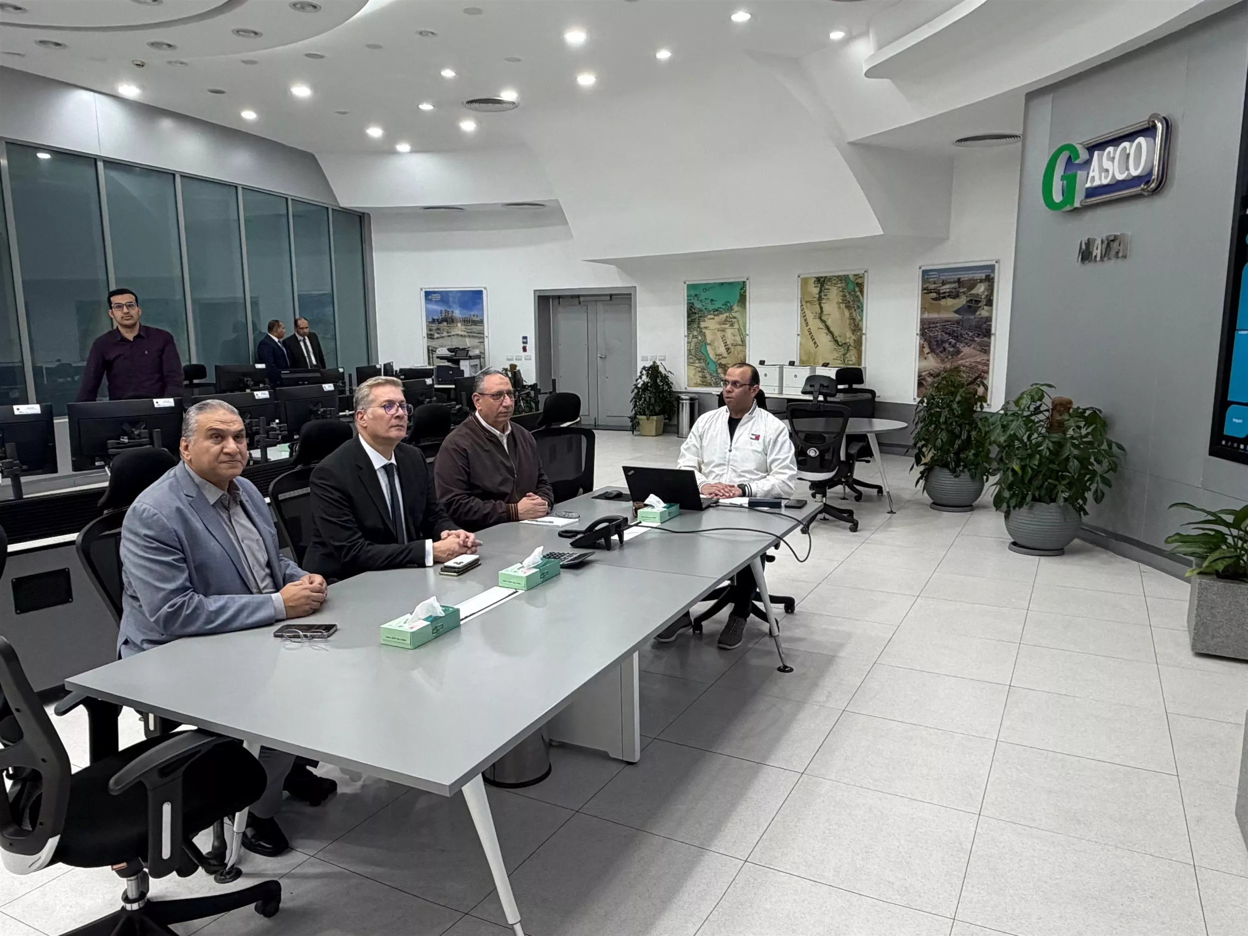 وزير البترول يتابع جاهزية الشبكة القومية للغاز الطبيعي