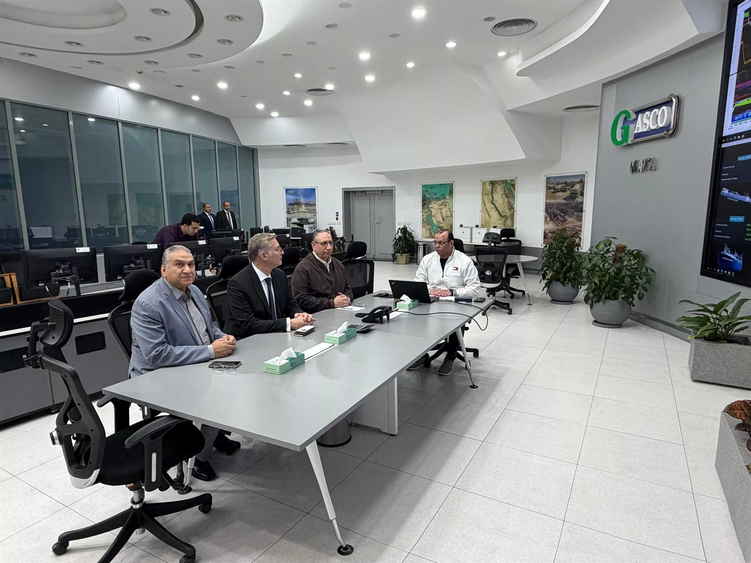 وزير البترول يتابع جاهزية الشبكة القومية للغاز الطبيعي
