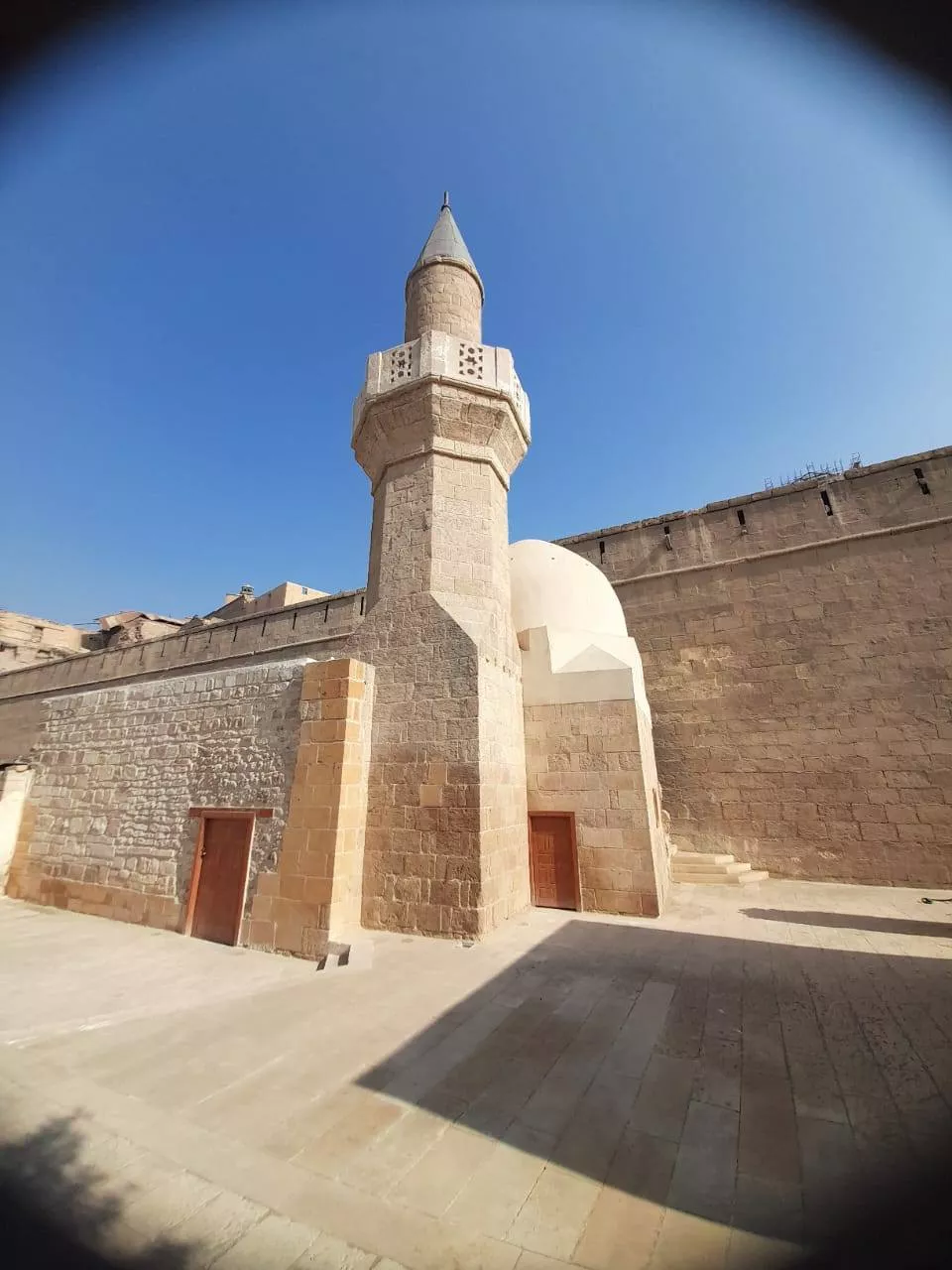 ترميم ثلاثة من المعالم الأثرية بمنطقة القلعة