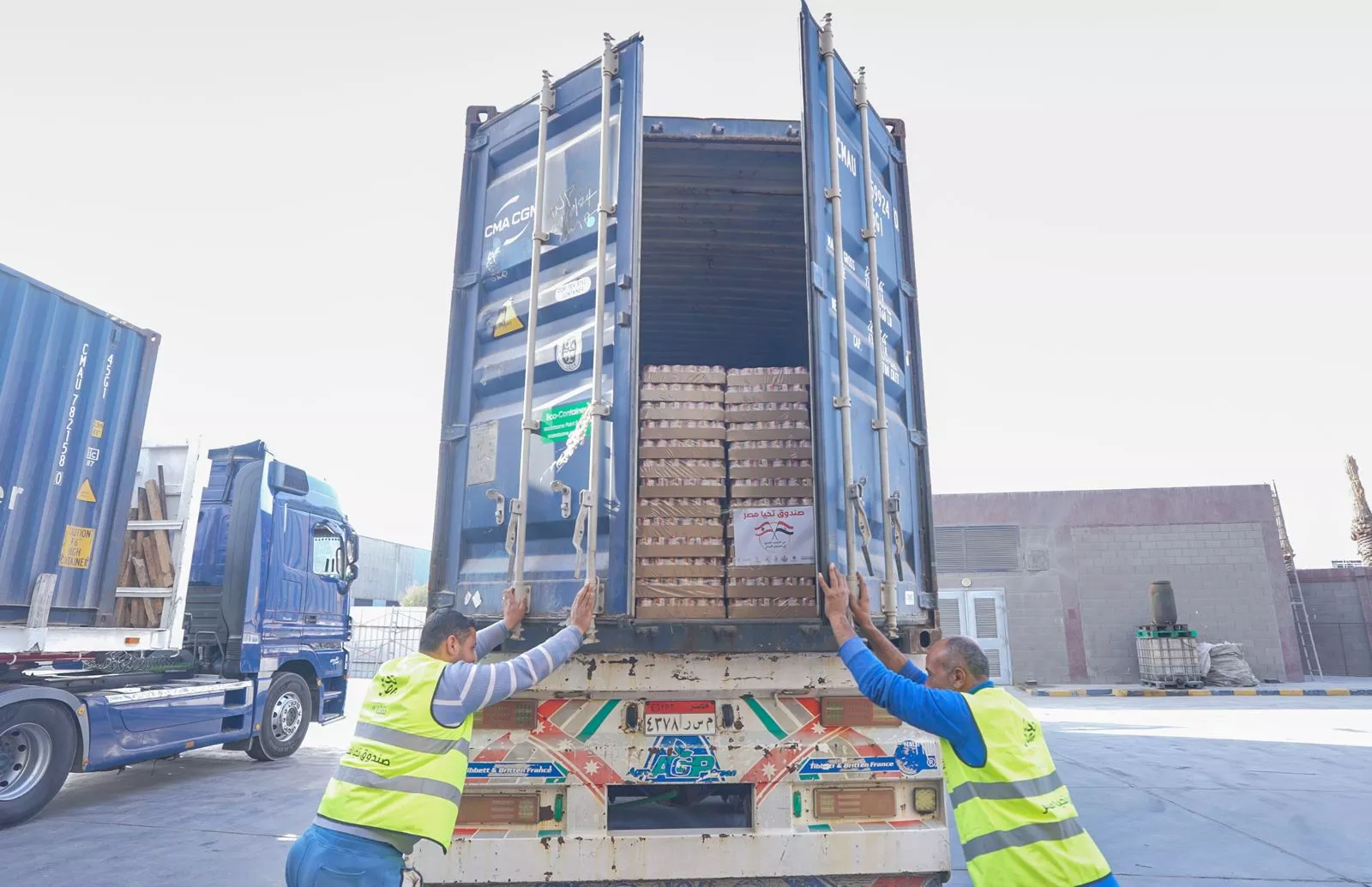 مصر تُرسل 1000 طن من المساعدات الإغاثية إلى لبنان