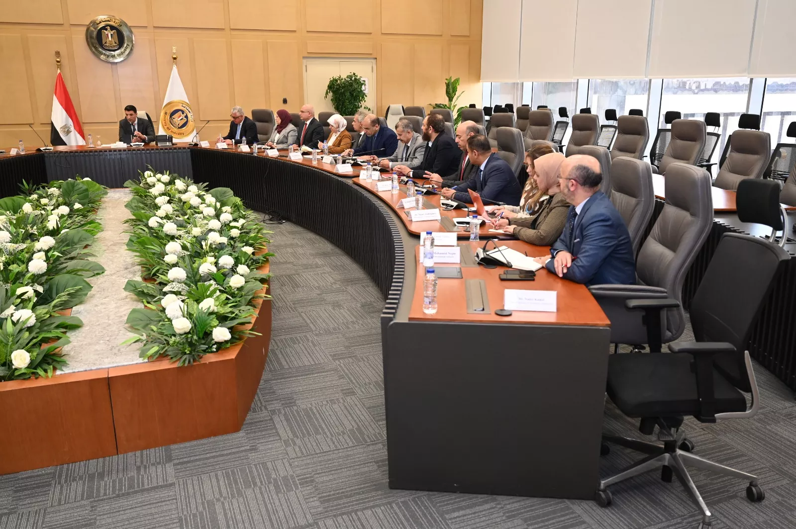 وزير الصناعة يلتقي بوفد مجموعة باوو الصينية