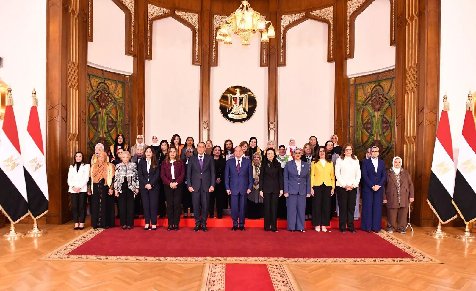 الرئيس السيسي يشارك في لقاء المرأة المصرية والأم المثالية